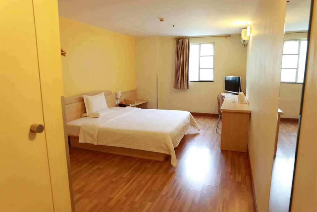 7Days Inn Chongqing Jiefangbei Jiaochangkou Subway Station Chambre photo